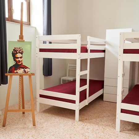 Hub Portanova Hostel Trani Luaran gambar