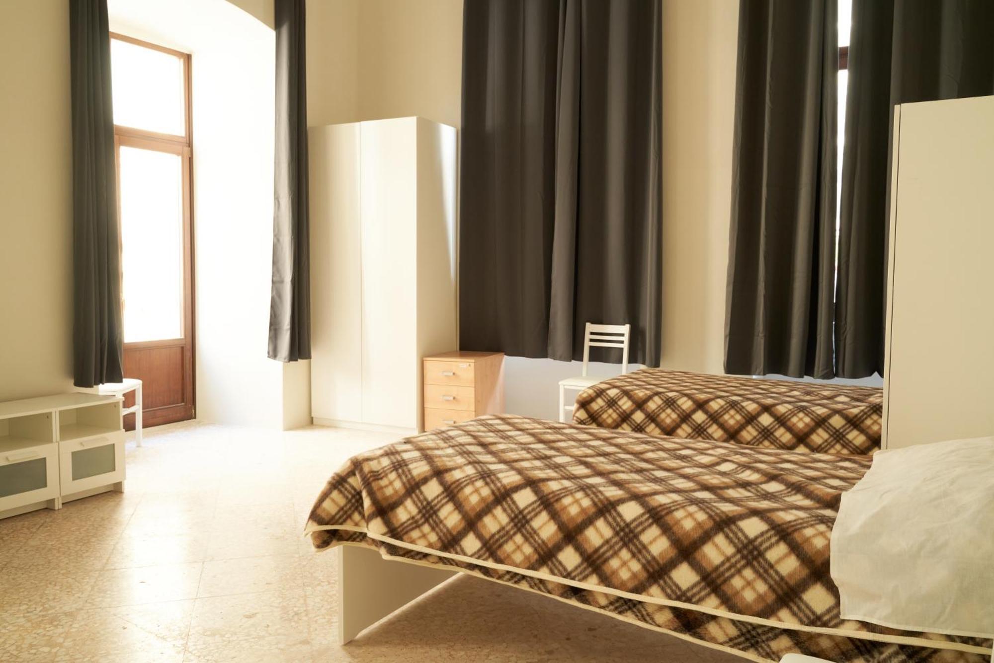 Hub Portanova Hostel Trani Luaran gambar
