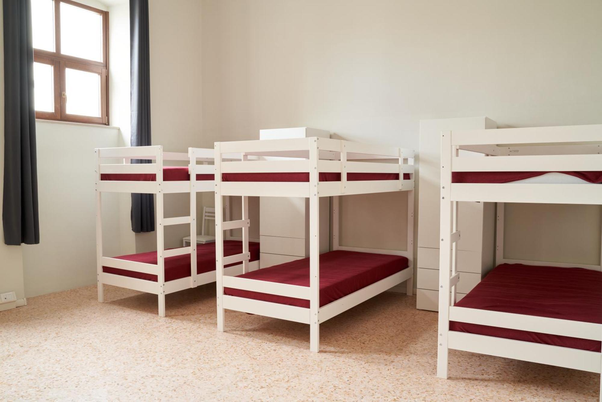 Hub Portanova Hostel Trani Luaran gambar