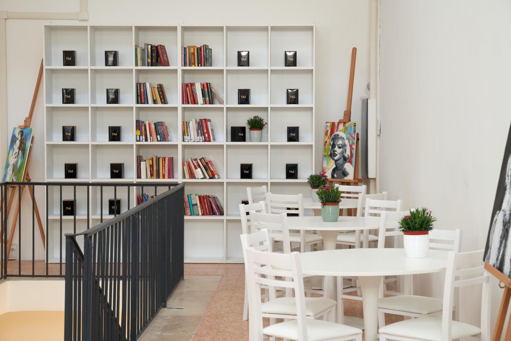 Hub Portanova Hostel Trani Luaran gambar